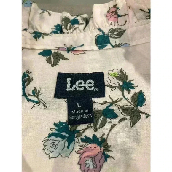 Lee short sleeve floral pink top with ruffled neck size Large - Picture 4 of 11